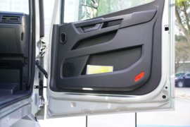 追梦&nbsp;载货车驾驶室                                               图片