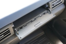 追梦&nbsp;载货车驾驶室                                               图片