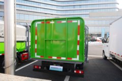奇瑞商用车 开瑞X3 4X2 纯电动挂桶式垃圾车