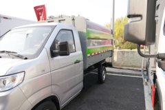 奇瑞商用车 开瑞X3 4X2 纯电动挂桶式垃圾车