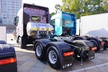 追梦&nbsp;牵引车外观                                                图片