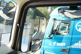 追梦&nbsp;牵引车驾驶室                                               图片