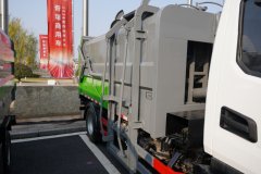奇瑞商用车 零米 4X2 纯电动自装卸式垃圾车