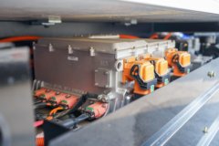 质子汽车 白景 3.99米燃料电池单排冷藏车21.024kWh