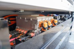 质子汽车 白景 3.99米燃料电池单排冷藏车21.024kWh