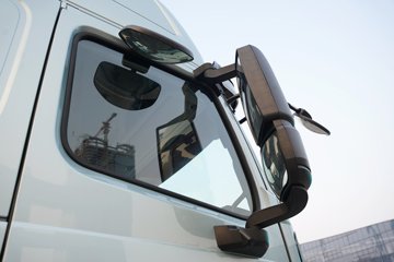 ��������(HOWO) TH7 13.3L LNG 570���� 6X4 �й�����12�� ǣ����ͼƬ