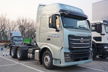 重汽豪沃(HOWO) TH7 13.3L LNG 570马力 6X4 中国重汽12档 牵引车