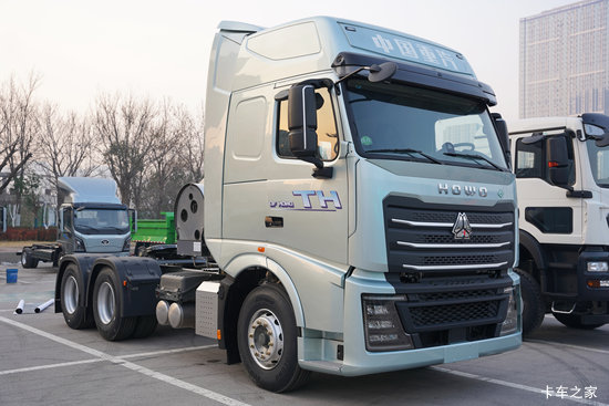��������(HOWO) TH7 13.3L LNG 570���� 6X4 �й�����12�� ǣ����