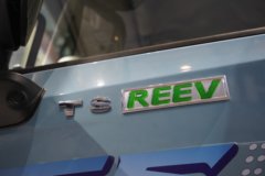 重汽豪沃(HOWO) TS 8X4 8米插电式增程混合动力自卸车 中创新航400.61kWh