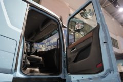 重汽豪沃(HOWO) TS 8X4 8米插电式增程混合动力自卸车 中创新航400.61kWh