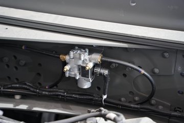 ��������(HOWO) TS 8X4 8�ײ��ʽ���̻�϶�����ж�� �д��º�400.61kWhͼƬ