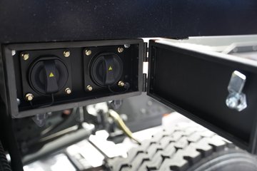 ��������(HOWO) TS 8X4 8�ײ��ʽ���̻�϶�����ж�� �д��º�400.61kWhͼƬ