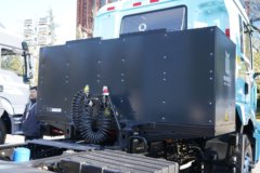 质子汽车帝江Re 6X4 纯电动牵引车 亿纬448kWh