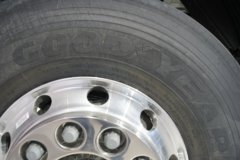 重汽豪沃(HOWO) KS 超长版 14.6L柴油 680马力 6X4 采埃孚 AMT自动档 牵引车