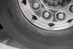 重汽豪沃(HOWO) KS 超长版 14.6L柴油 680马力 6X4 采埃孚 AMT自动档 牵引车