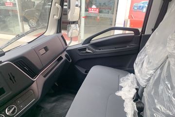 ������ʮ������EM7 152���� 4X2 4.05�׵�����س�ͼƬ