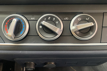 ������ʮ������EM7 152���� 4X2 4.05�׵�����س�ͼƬ