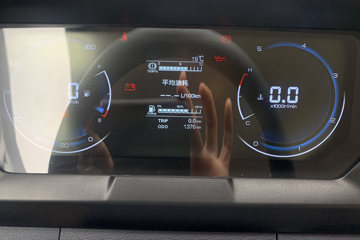 ������ʮ������EM7 152���� 4X2 4.05�׵�����س�ͼƬ