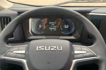 ������ʮ������EM7 152���� 4X2 4.05�׵�����س�ͼƬ