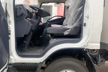 ������ʮ������EM7 152���� 4X2 4.05�׵�����س�ͼƬ