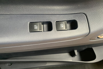 ������ʮ������EM7 152���� 4X2 4.05�׵�����س�ͼƬ