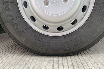 ������ʮ������EM7 152���� 4X2 4.05�׵�����س�ͼƬ