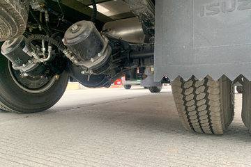 ������ʮ������EM7 152���� 4X2 4.05�׵�����س�ͼƬ