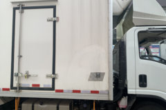 江西五十铃翼放EM7 152马力 4X2 4.05米单排冷藏车