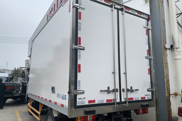 ������ʮ������EM7 152���� 4X2 4.05�׵�����س�ͼƬ