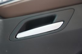 TS&nbsp;牵引车驾驶室                                               图片