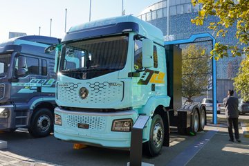 质子汽车帝江Re 6X4 纯电动牵引车 中航600kWh