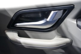 统帅&nbsp;电动载货车驾驶室图片