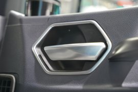 HOWO TX7-N&nbsp;载货车驾驶室                                               图片