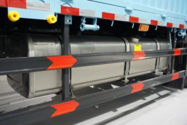 HOWO TX7-N&nbsp;载货车底盘                                                图片