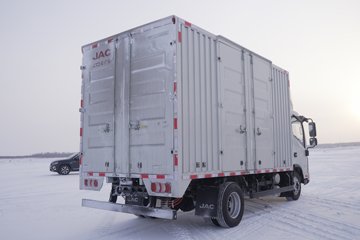 ����˧��ES6 4.15�׵��Ŵ��綯��ʽ�Ῠ ����ʱ��100.46kWhͼƬ