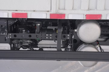 ����˧��ES6 4.15�׵��Ŵ��綯��ʽ�Ῠ ����ʱ��100.46kWhͼƬ