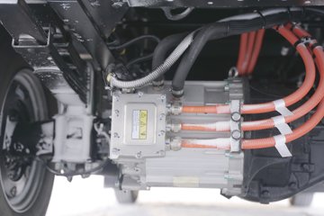 ����˧��ES6 4.15�׵��Ŵ��綯��ʽ�Ῠ ����ʱ��100.46kWhͼƬ