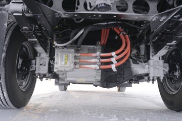 ����˧��ES6 4.15�׵��Ŵ��綯��ʽ�Ῠ ����ʱ��100.46kWhͼƬ