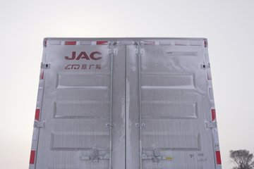 ����˧��ES6 4.15�׵��Ŵ��綯��ʽ�Ῠ ����ʱ��100.46kWhͼƬ