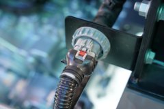 重汽汕德卡C7M 6X4 纯电动牵引车 宁德时代600kWh 重汽汕德卡C7M 6X4 纯电动牵引车 宁德时代600kWh