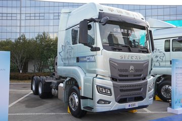 重汽汕德卡C7M 12.5L LNG 530马力 6X4 中国重汽12档 牵引车