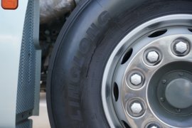 C7M&nbsp;牵引车底盘                                                图片