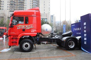 德御Q300S&nbsp;牵引车外观                                                图片