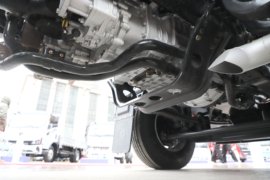 德御Q300S&nbsp;牵引车底盘                                                图片