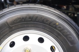 悍将&nbsp;载货车底盘                                                图片