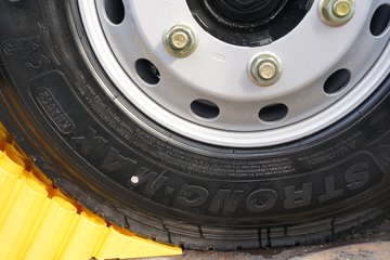 ����HOWO�Ῠ ���Ǻ���H3 2L LNG/CNG 150���� ������6�� 4.15�׵��������ῨͼƬ