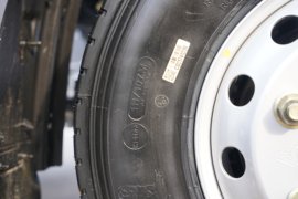 悍将&nbsp;载货车底盘                                                图片