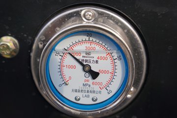 ����HOWO�Ῠ ���Ǻ���H3 2L LNG/CNG 150���� ������6�� 4.15�׵��������ῨͼƬ