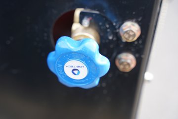 ����HOWO�Ῠ ���Ǻ���H3 2L LNG/CNG 150���� ������6�� 4.15�׵��������ῨͼƬ