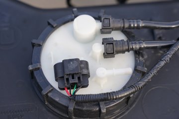 ����HOWO�Ῠ ���Ǻ���H3 2L LNG/CNG 150���� ������6�� 4.15�׵��������ῨͼƬ